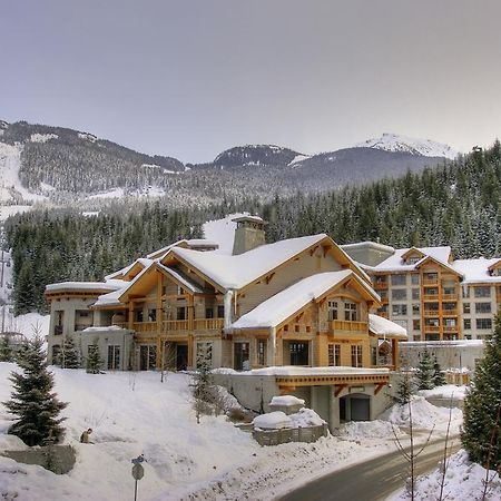 Lodging Ovations Hotel Whistler Exterior foto