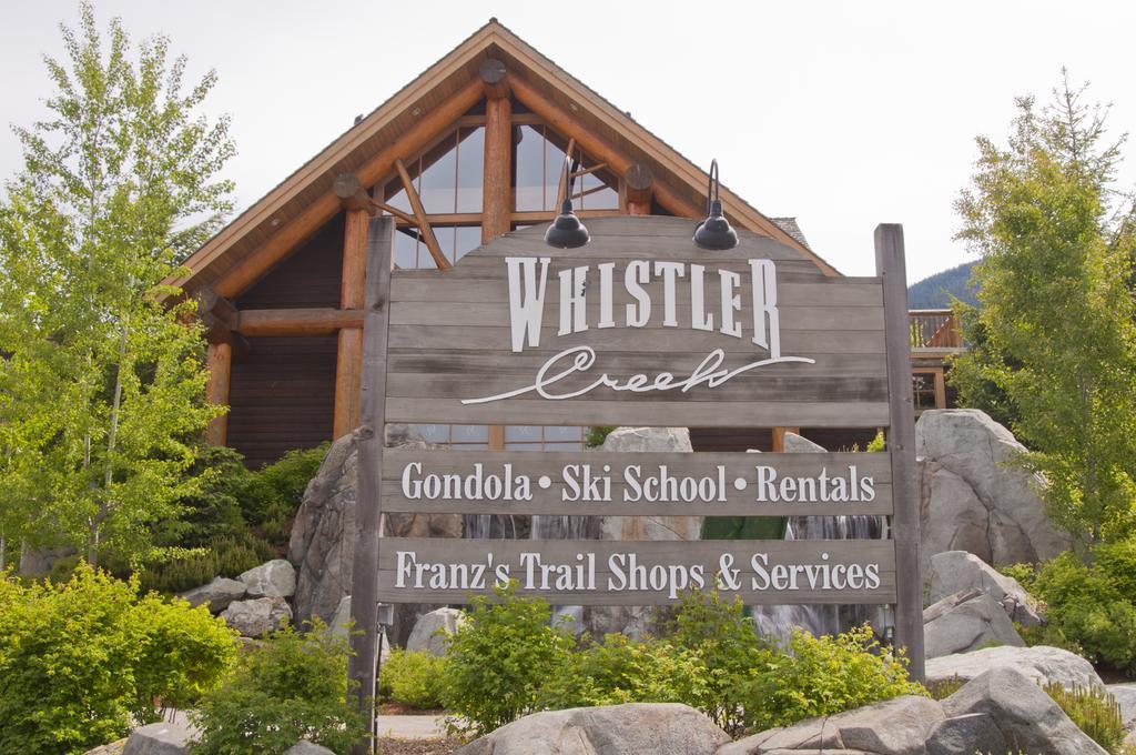 Lodging Ovations Hotel Whistler Quarto foto