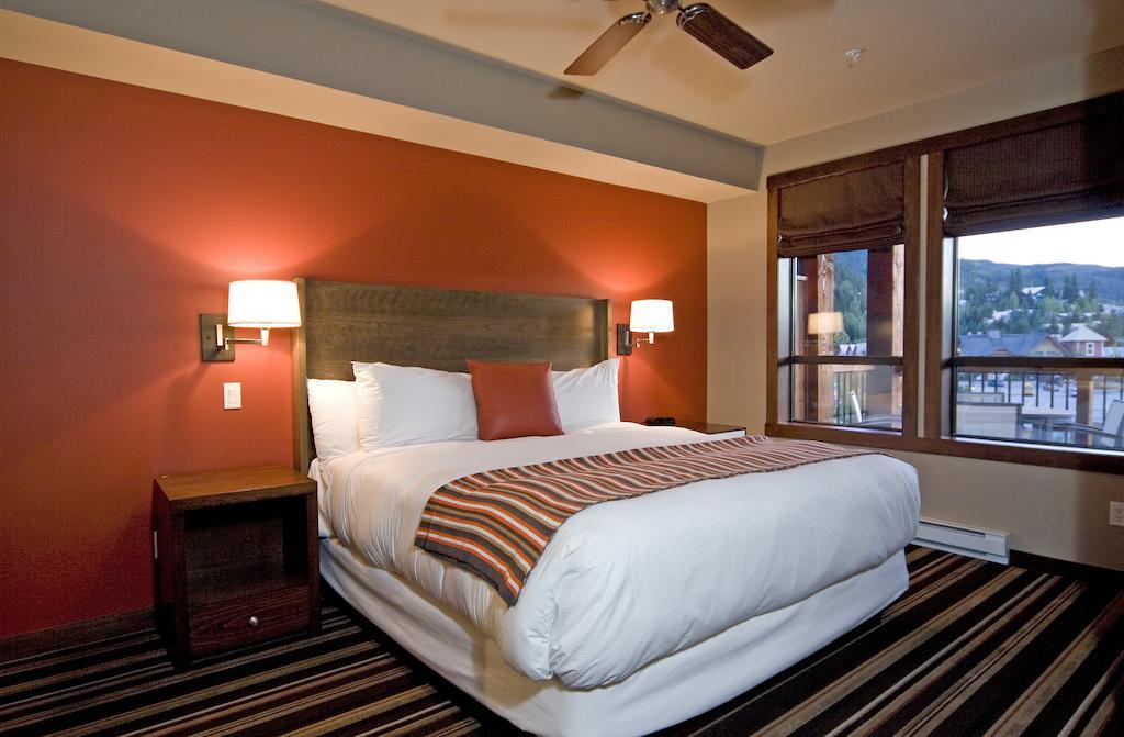 Lodging Ovations Hotel Whistler Quarto foto