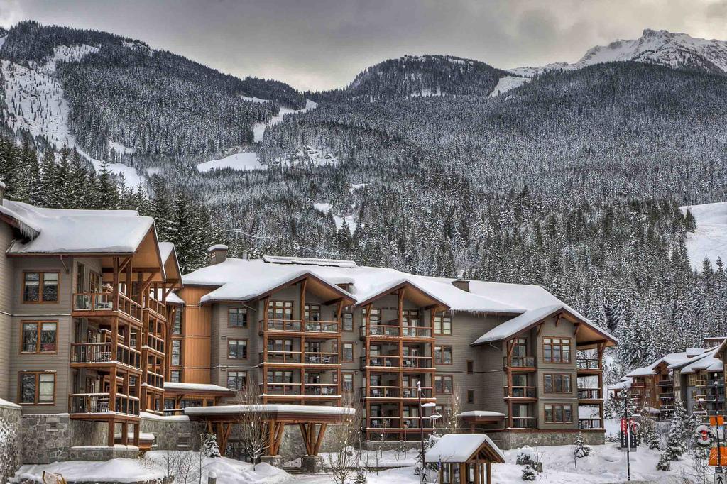 Lodging Ovations Hotel Whistler Exterior foto