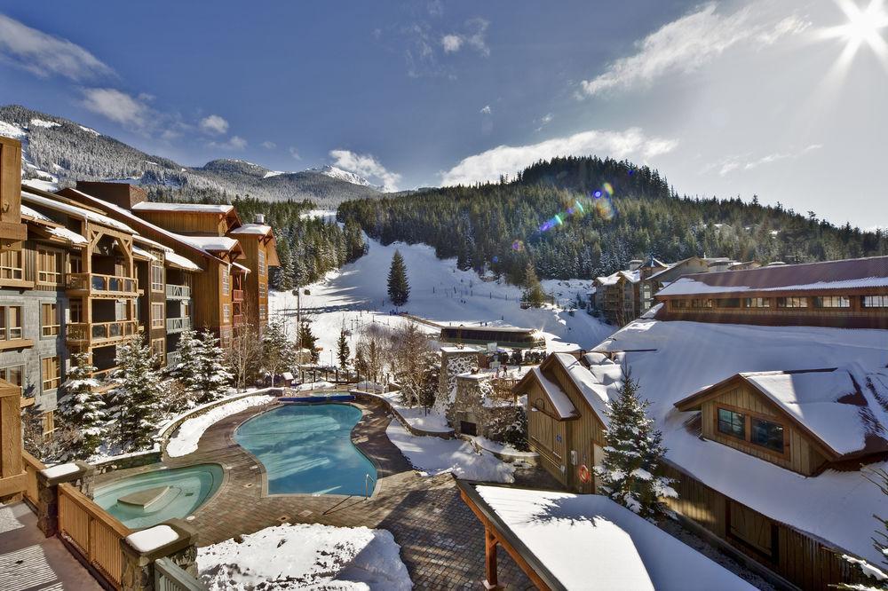 Lodging Ovations Hotel Whistler Exterior foto